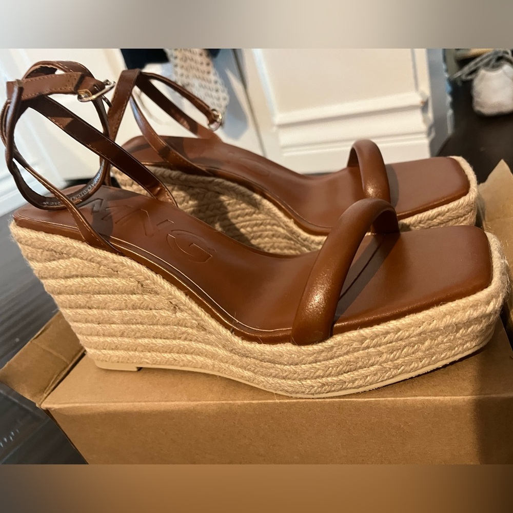 MNG size 7 wedge sandals